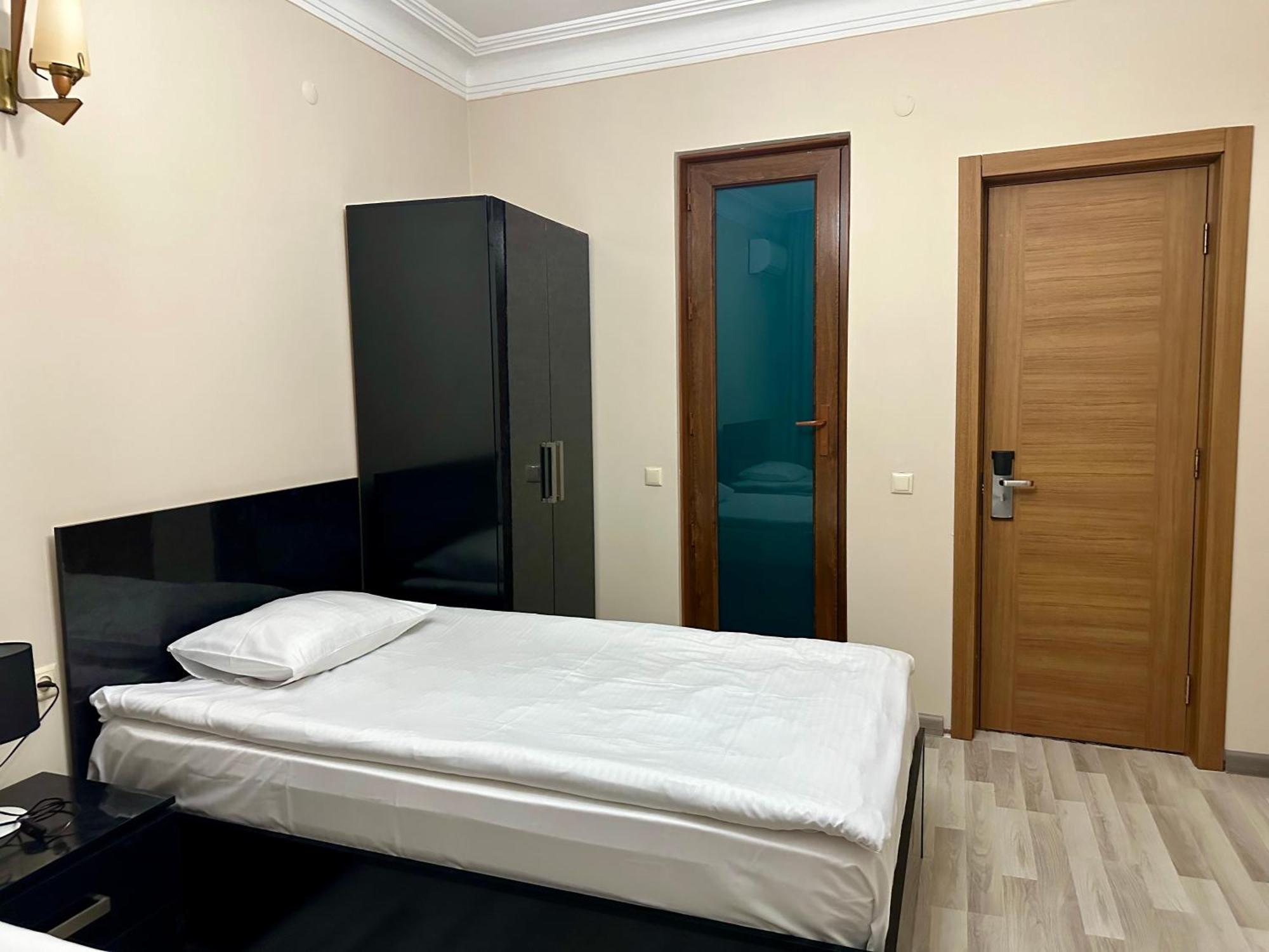 Hotel Tsereteli Batumi Ngoại thất bức ảnh
