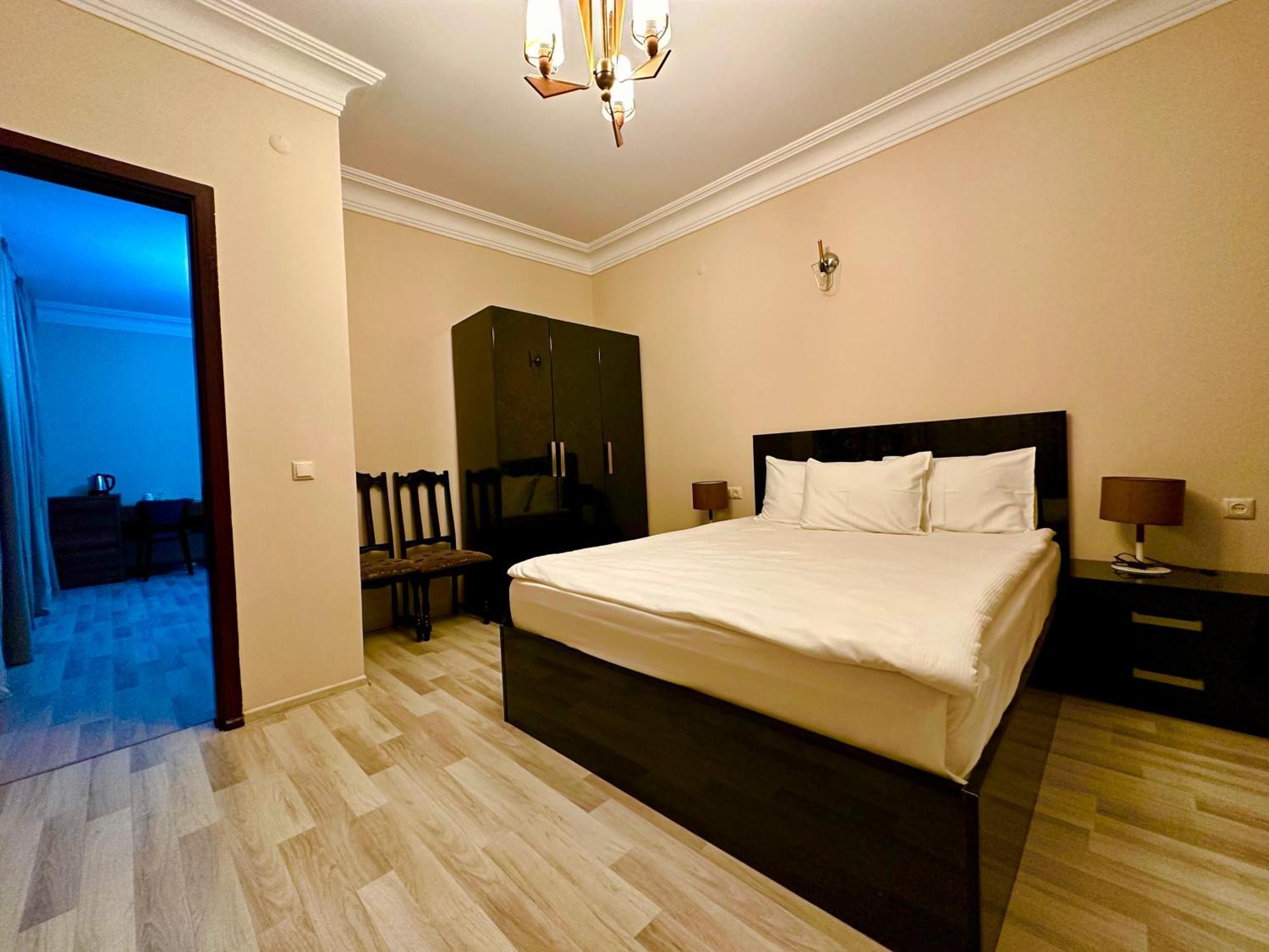 Hotel Tsereteli Batumi Ngoại thất bức ảnh
