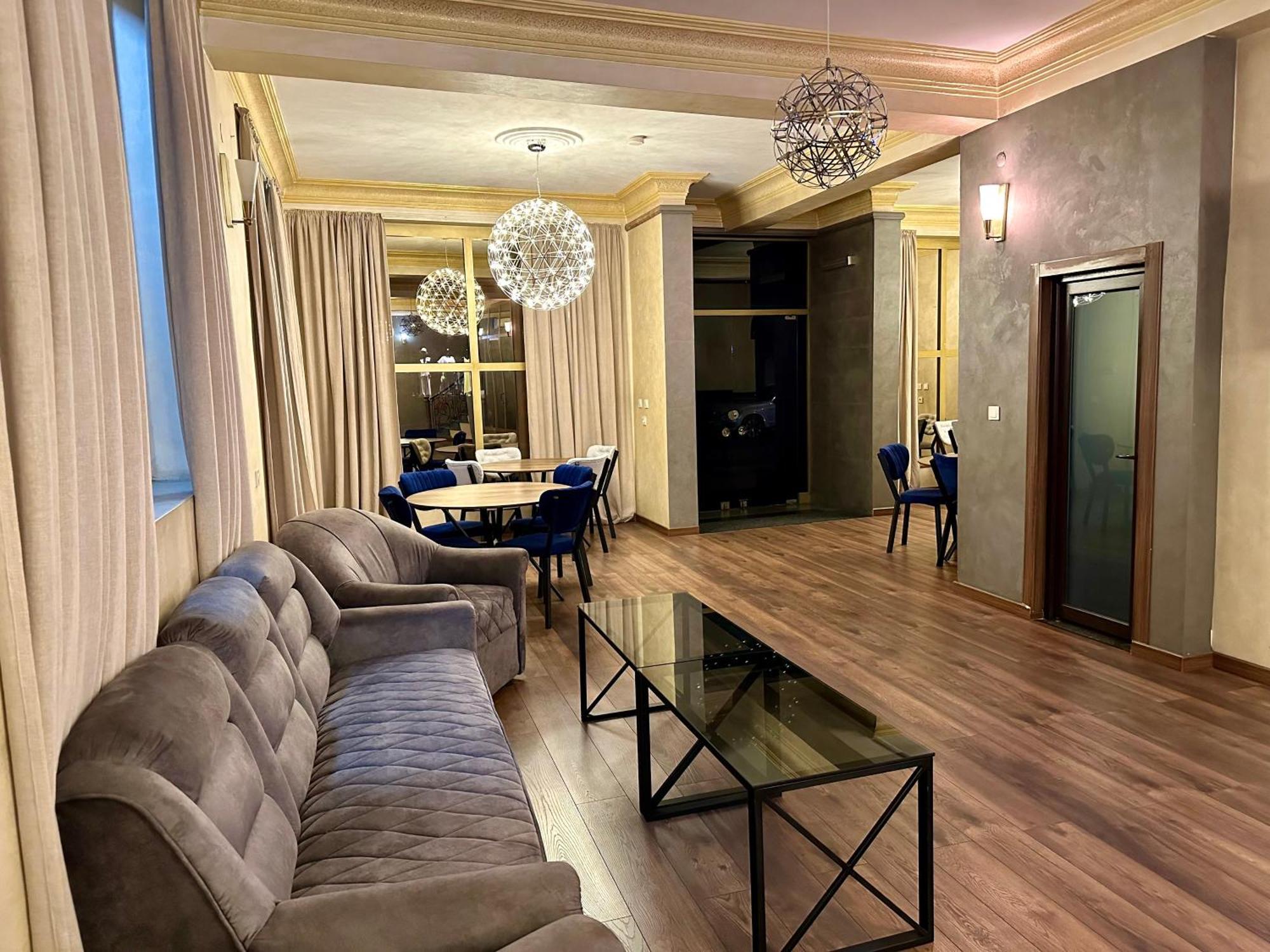 Hotel Tsereteli Batumi Ngoại thất bức ảnh